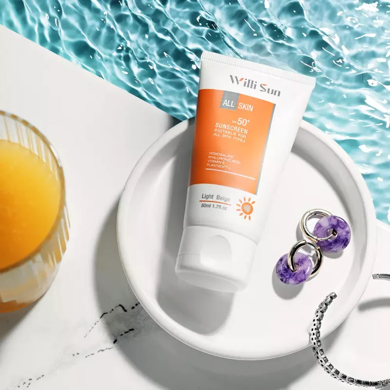 ضد آفتاب رنگ بژ روشن مناسب انواع پوست SPF 50+ ویلی سان Willi sun